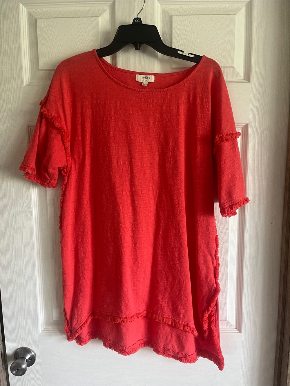 Umgee Coral Frayed Short Sleeve Tunic Size Medium